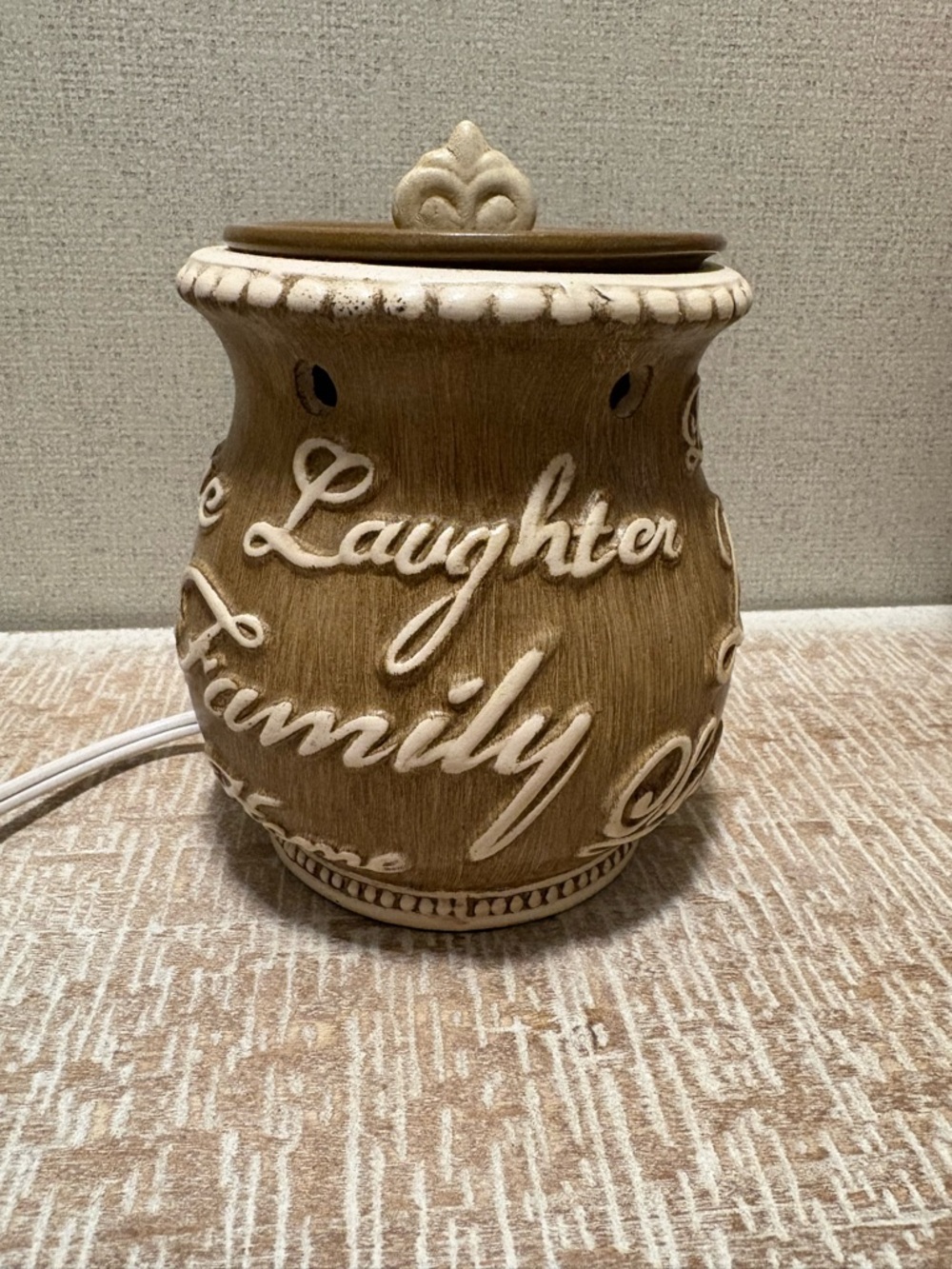Decorative Ceramic Warmer with Scripted Words - Tan & White